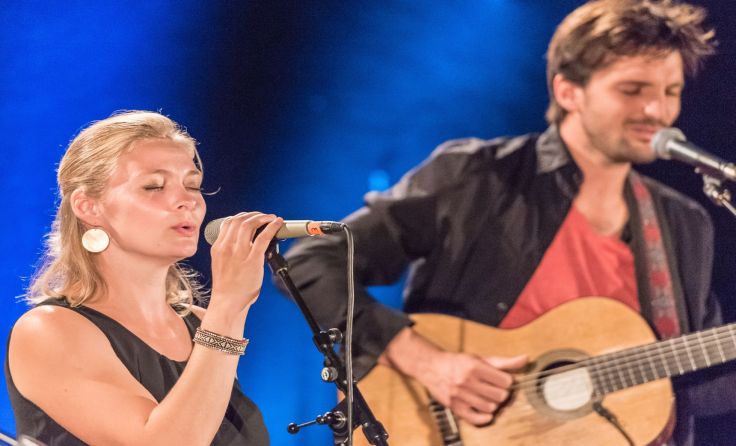 Nora und Peter Mayer lassen am 23. Juni die Musik auf ihrem Hof einziehen.