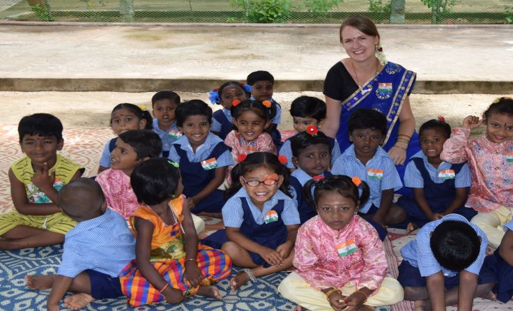 Berührende Momente erlebte Michaela Meindl mit den Kindern in Indien.