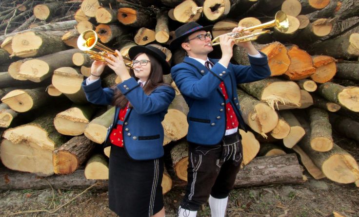 Karina und Reinhold Beck glänzen beim Konzert mit „goldenen Trompeten“.