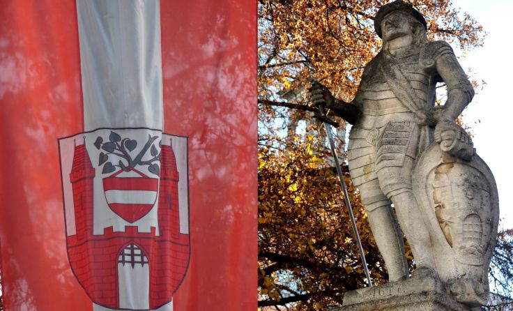 Ybbser Fahne beim Kilianbrunnen am Hauptplatz.