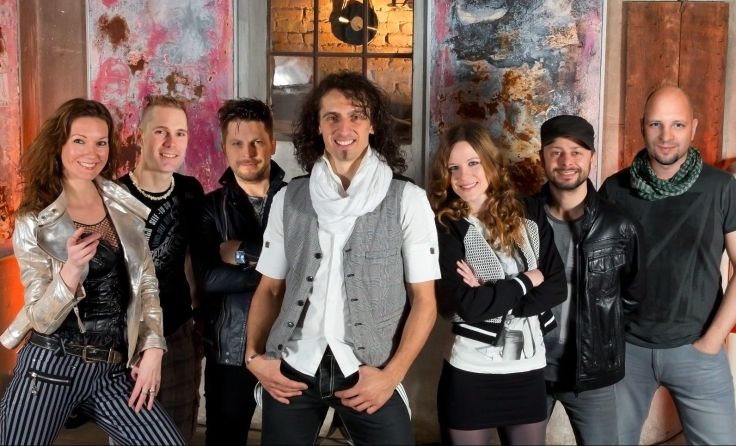 Am Samstag, 9. Juli, heizt euch die weit über Österreich hinaus bekannte Band "Highlights" ein.