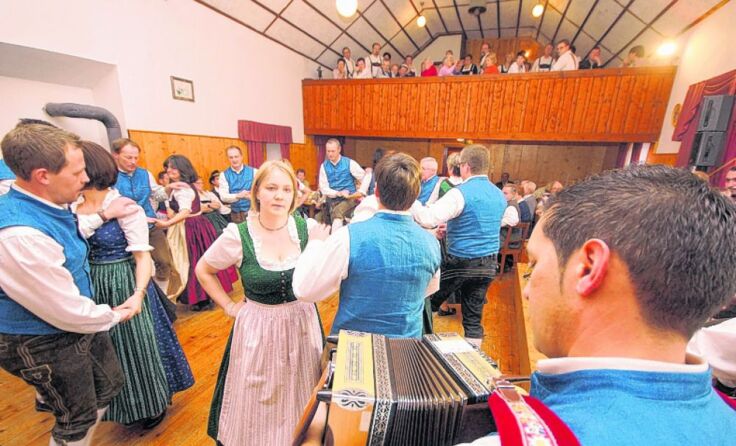 Im Gasthaus Schachinger wird ab halb elf Uhr aufgetanzt. Foto: Litzlbauer