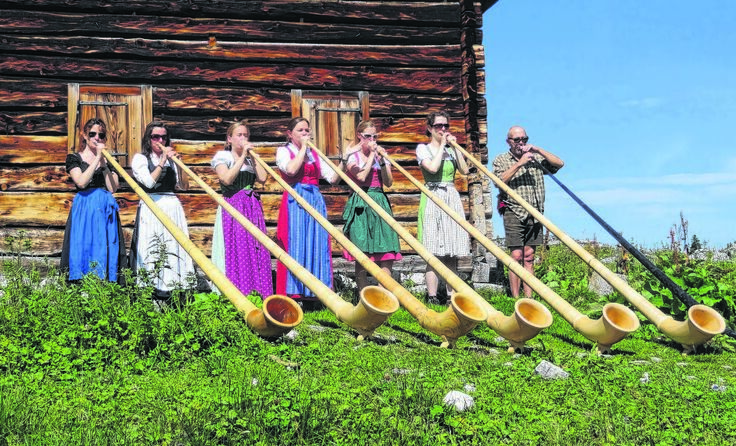 Die Alpladies und Fritz Moßhammer werden den Marktplatz zum Erklingen bringen. Foto: Garbotz