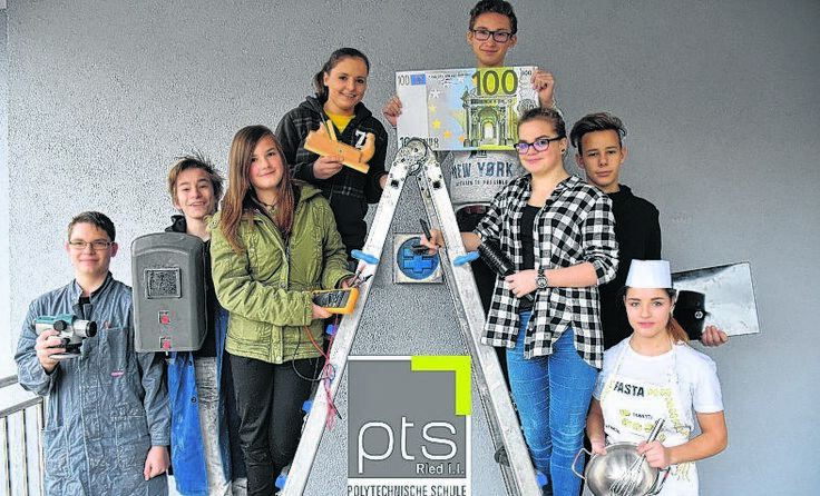 Die Schüler erläutern das Zusammenspiel von Theorie und Praxis. Foto: PTS