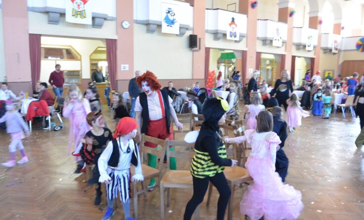 In der großräumigen Jahnturnhalle können sich die Kinder so richtig austoben.