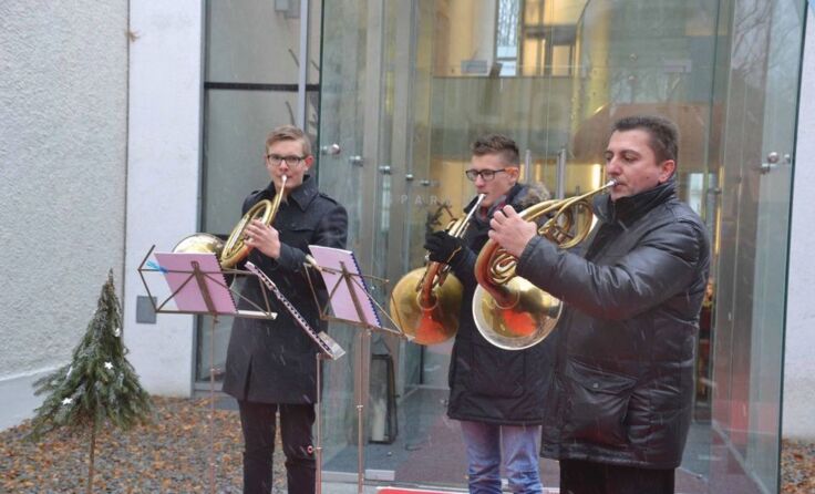 Umrahmt wird die Führung von der Landesmusikschule Ried. Foto: LMS Ried