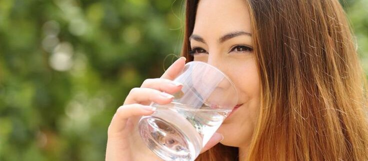Wasser ist für den Menschen lebensnotwendig. Foto: Antonioguilem – Fotolia.com