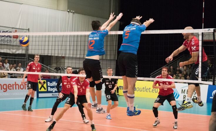 Die Volleyballer fiebern dem OÖ Derby am Samstag entgegen. Foto: Kaufmann