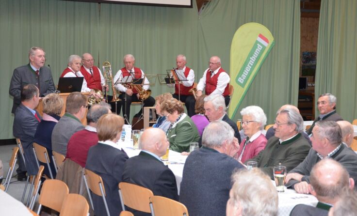Karl Freund (vorne li.) bei der Herbsttagung in der Bauernmarkthalle