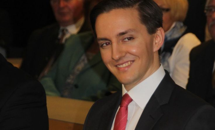 Lukas Planitzer freut sich über den Heinrich-Klang-Preis.