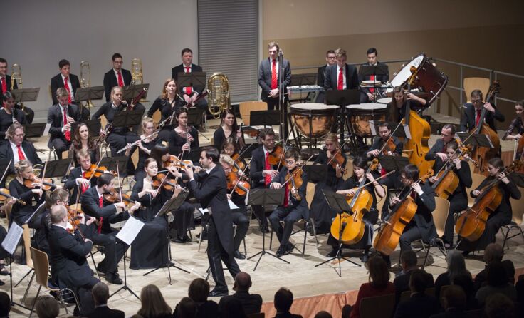 Das Innviertler Symphonie Orchester versteht es sein Publikum zu begeistern. Foto: Kaufmann