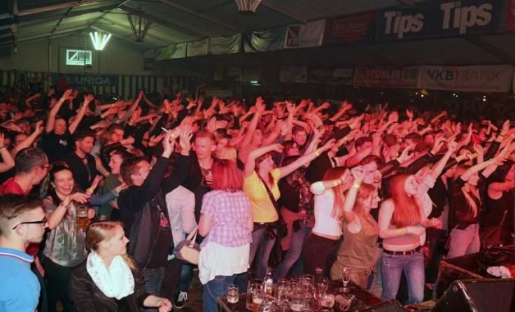 Die Bands werden die Stimmung im Festzelt zum Kochen bringen.