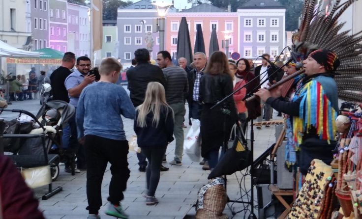 Multikulti-Feeling am Hauptplatz
