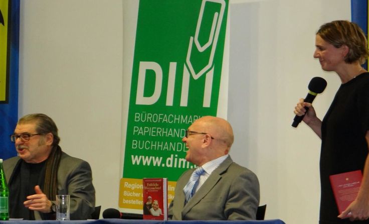 v. r.: Doris Dim begrüßt Fritz Schindlecker und Erwin Steinhauer