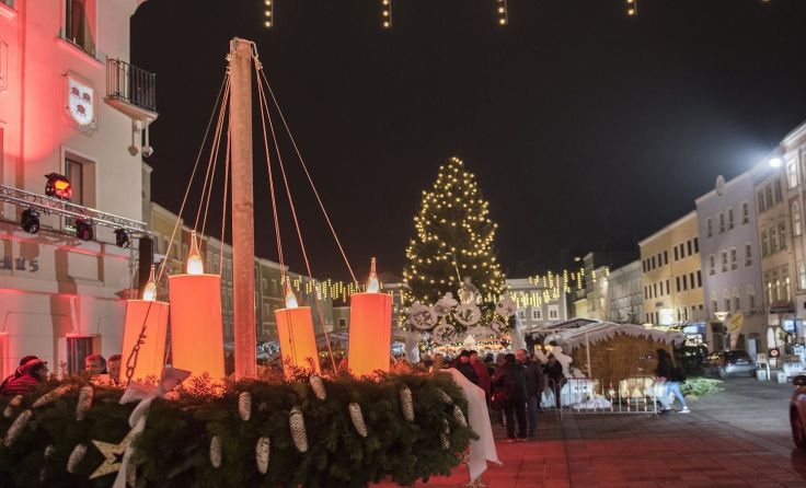 Schöne Adventstimmung am Rieder Hauptplatz Foto: Kaufmann