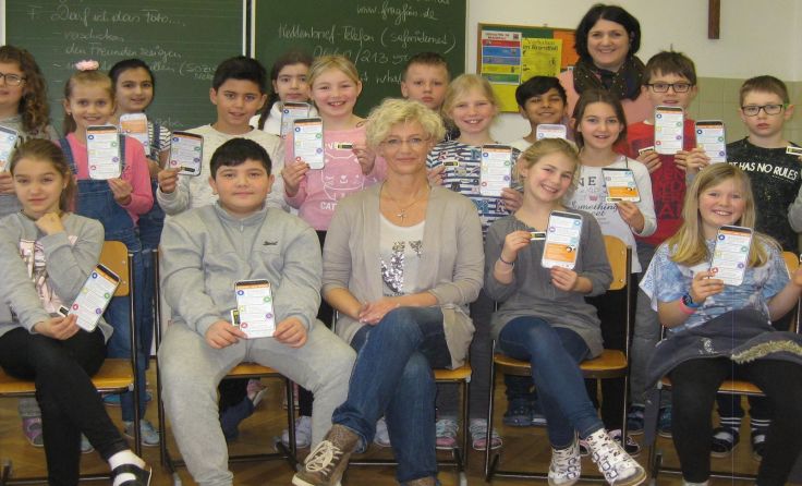 Die Schüler erhielten nach dem Web-Checker Workshop eine Urkunde.