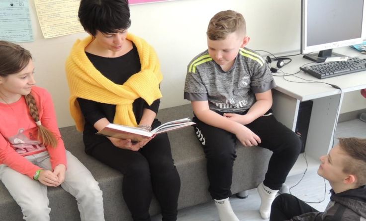 Die Schüler freuen sich jeden Montag auf neue Geschichten.