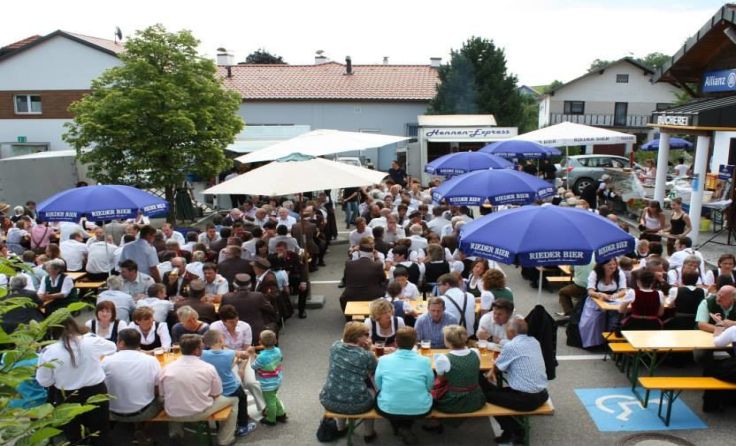Der Frühschoppen findet nur bei Schönwetter statt.