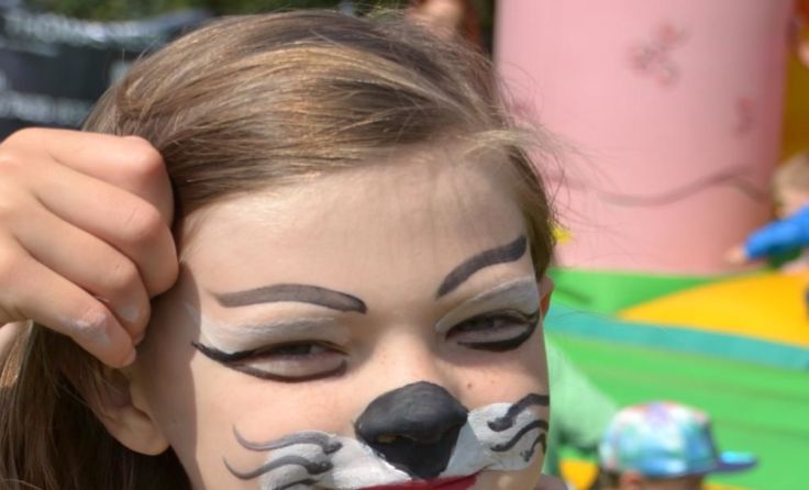 Das beliebte Kinderschminken darf auf keinem Fest fehlen.