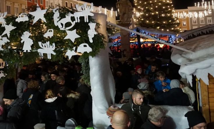 Die Dietmarstandln sind ein beliebter Treffpunkt zum Plaudern. Foto: Stadtmarketing 