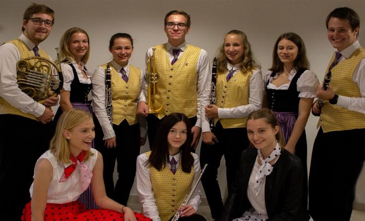 Die Stadtkapelle Ried meets „Grease“. Foto: Stadtkapelle