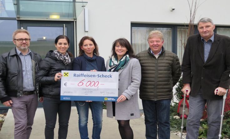 Scheckübergabe an das Miravita-Team Foto: privat