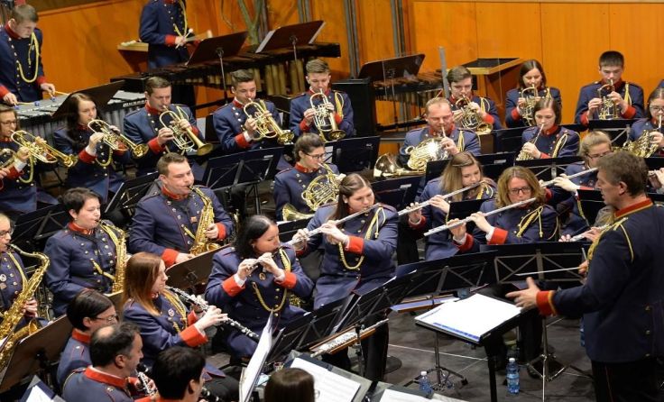 Die Musikkapelle Lohnsburg unter der Leitung von Gottfried Reisegger. Foto: privat
