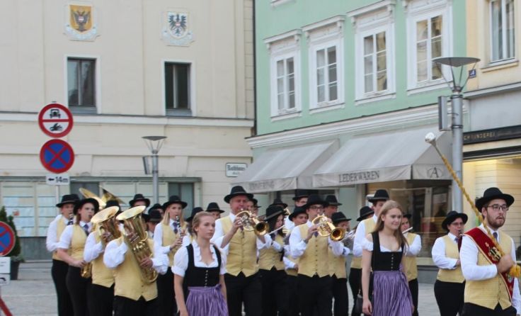 Einmarsch der Stadtkapelle Ried Fotos: privat