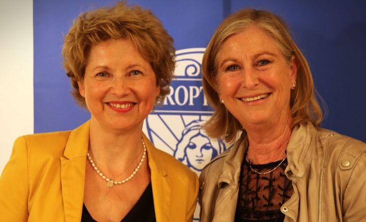 V. r.: Barbara Fellner übernimmt das Amt von Gabriele Puttinger. Foto: privat