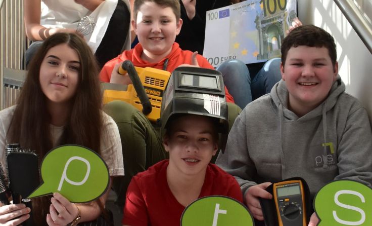 Die Schüler geben einen Einblick in die Fachbereiche. Foto: PTS