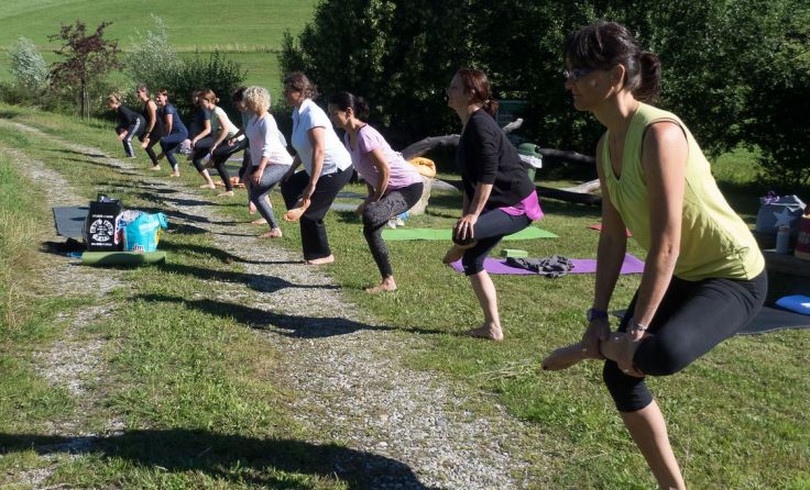 Die Yoga-Einheiten finden im Obsterlebnisgarten statt. Foto: privat