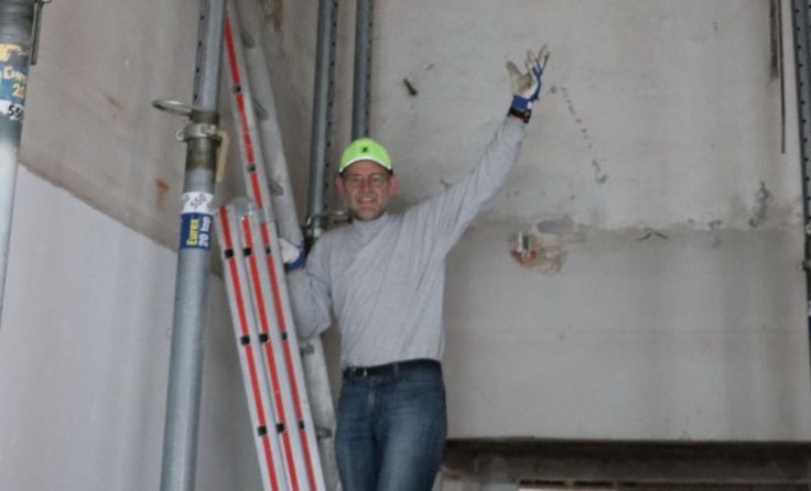Max Gramberger bei den Bauarbeiten in der Giesserei. Foto: privat