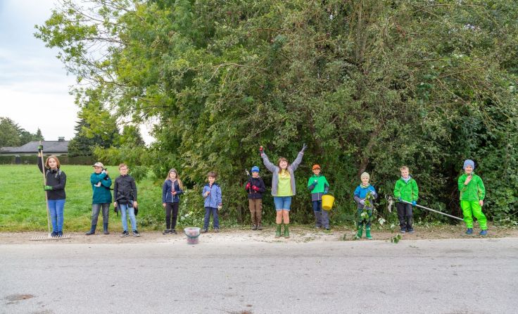 Die Gruppe freut sich über ihre erfolgreiche Ernte. Foto: Pfadfinder