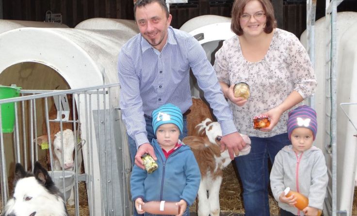 Margit und Gerald Kettl mit ihren Zwillingen Sebastian und Lorena