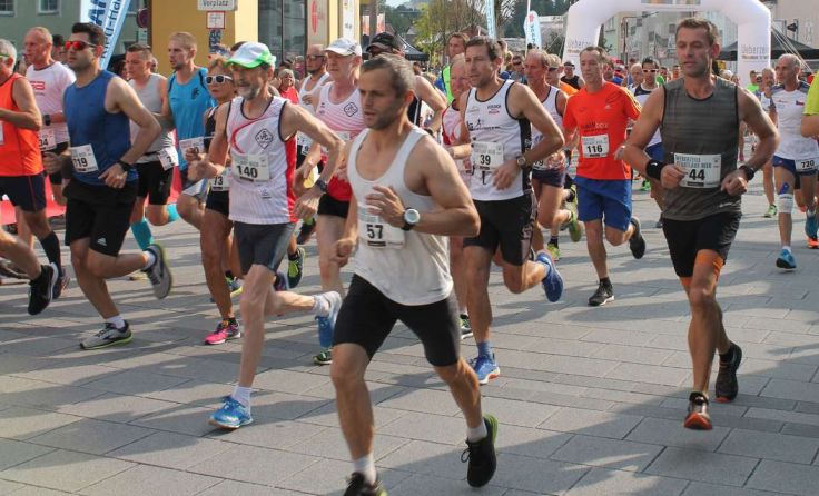 Der Rieder Stadtlauf ist das sportliche Highlight in der Rieder Innenstadt. Foto: Tips