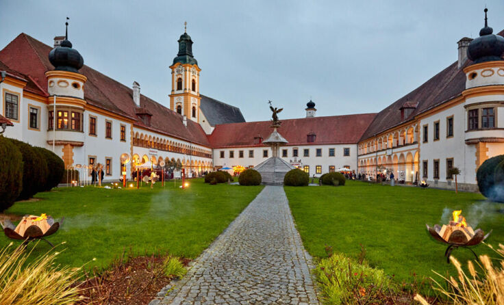 Festliches Ambiente im Innenhof (Foto: www.pedagrafie.de)