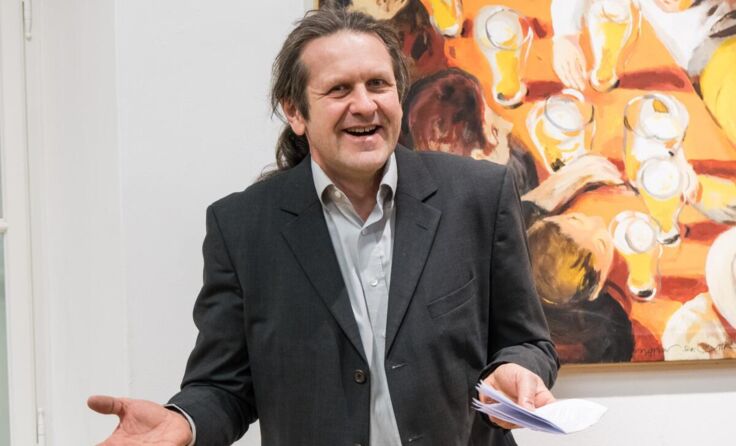 Josef Brescher kuratiert die Ausstellung im Kunsthaus. (Foto: Wolfram Schmidt Fotografie,wsfoto.de)