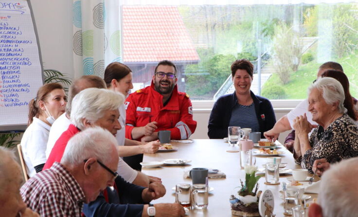 Die Senioren fühlen sich im Tagesbetreuungszentrum sehr wohl. (Foto: Rotes Kreuz)
