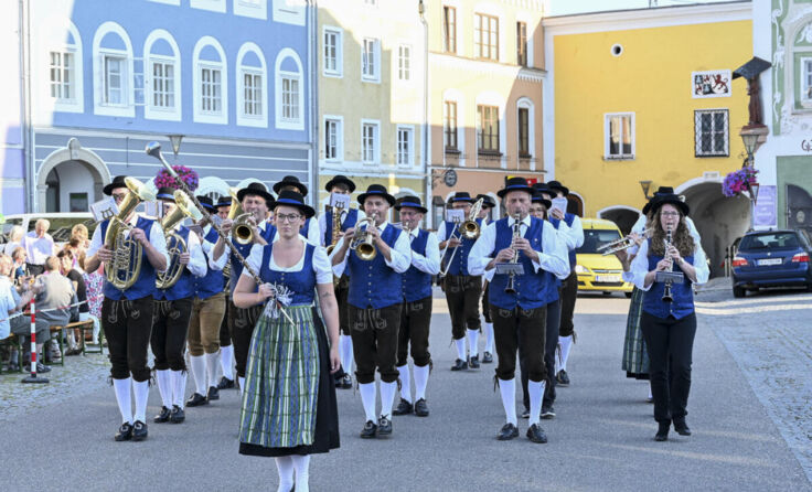 Der Musikverein Mörschwang bei den Platzkonzerten in Obernberg (Foto: Musikverein Mörschwang)