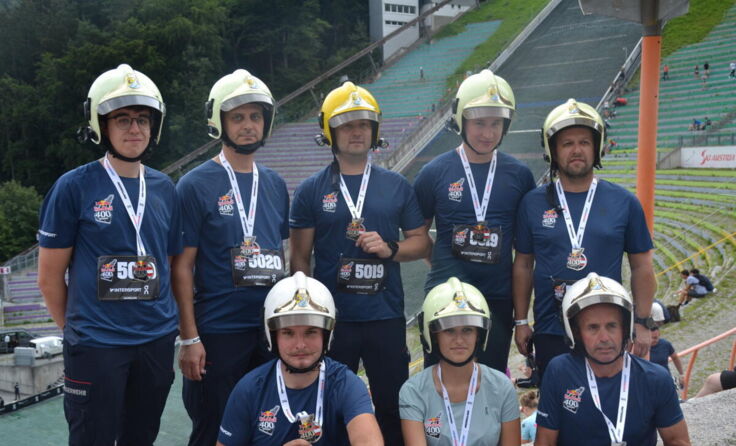 Die beiden Staffellauf-Gruppen der Feuerwehr Ried (Foto: Boyatir)