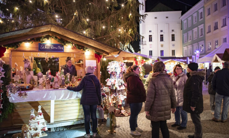 Der Christkindlmarkt findet von 8. bis 11. Dezember am unteren Hauptplatz statt. (Foto: Kaufmann)
