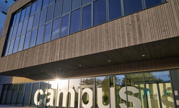 Das neue Campusgebäude am Areal des Krankenhauses (Foto: KH BHS Ried/Hirnschrodt)