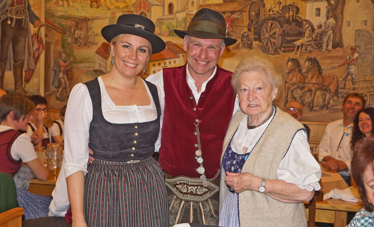 Anneliese Raschhofer besucht immer wieder gerne den Winterkirtag. (Foto: Litzlbauer)