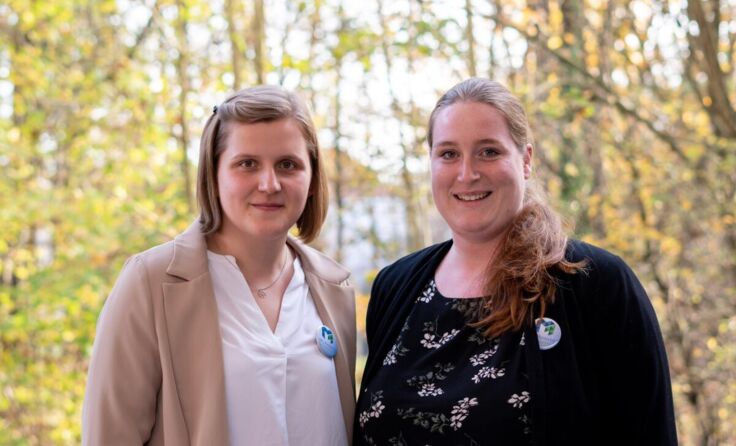 HTL-Schülerin Johanna Ridlmaier mit ihrer Scheuch Mentorin Anja Rögl-Brunner. (Foto: HTL Braunau)