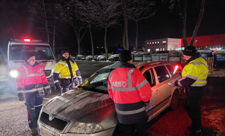 ARBÖ und Polizei Ried bei der „Aktion Licht“ (Foto: ARBÖ)
