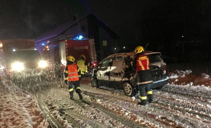 Schnee-Einsatz für die Feuerwehr-Kameraden (Foto: Feuerwehr)