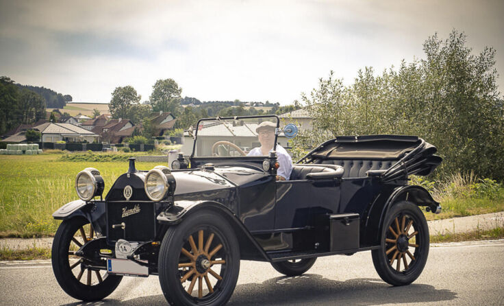 Oldtimerfreunde werden ihre Freude bei dem Anblick der alten Karossen haben. (Foto: Bertich)