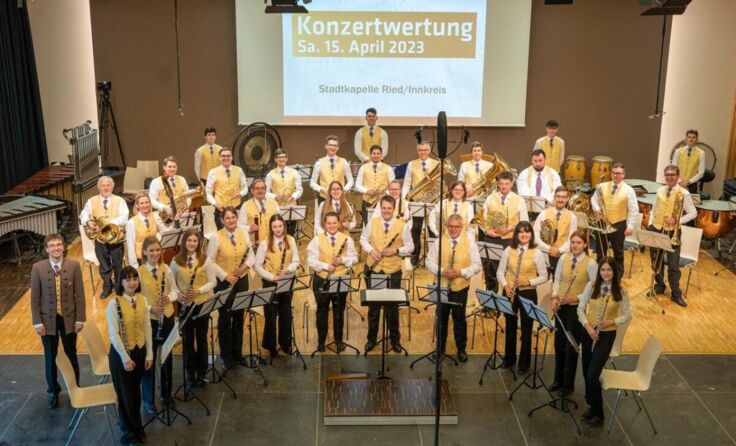 Die Musiker freuen sich über ihren Erfolg. (Foto: Stadtkapelle Ried)