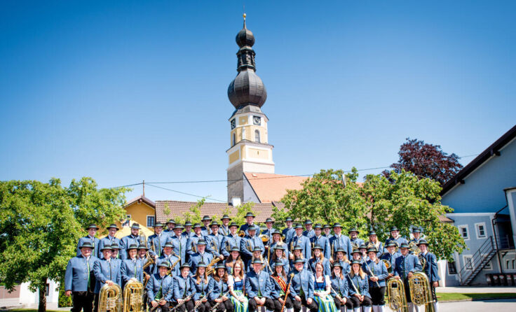 Gruppenbild mit den Mettmacher Musikern (Foto: Mühlbacher-media.dot)