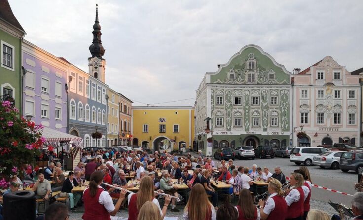 Die Platzkonzerte sind sehr beliebt bei den Gästen. (Foto: Gemeinde Obernberg)